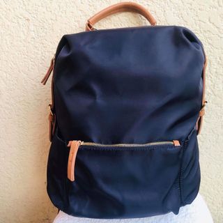 (Category: ) located in . Submitted by loveforlabels (Listing ID 1033210484, Image 1). Description: .