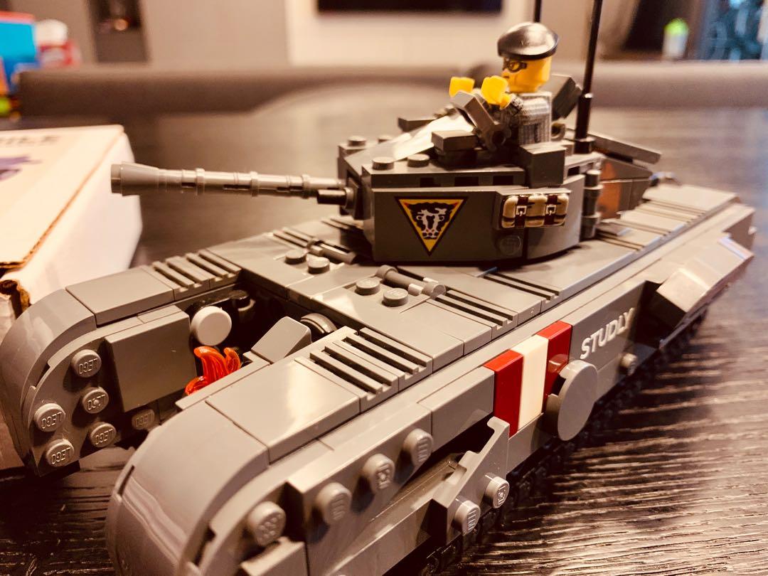 Brickmania churchill crocodile discount