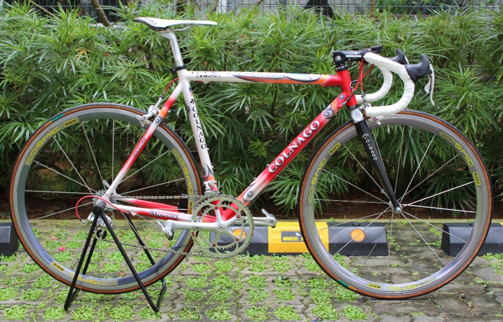 Colnago Dream Lux Campagnolo groupset Mavic Cosmic wheels