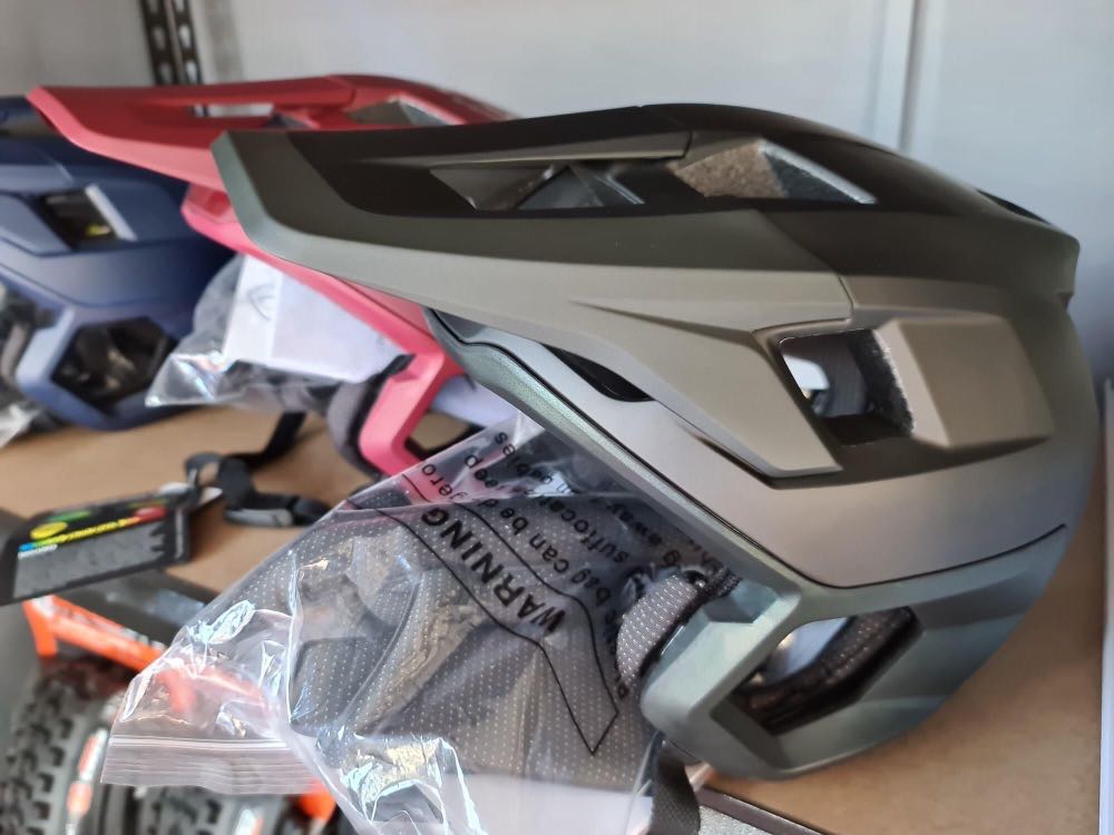 Fox racing dropframe pro mtb helmet ss20 sales