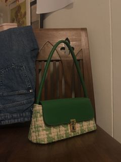 (Category: ) located in . Submitted by clothessellery (Listing ID 1033173327, Image 1). Description: .