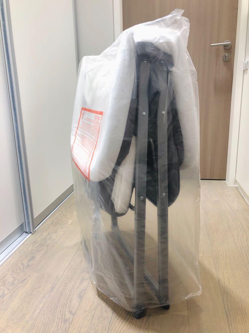 Hauck dreamer deals travel cot