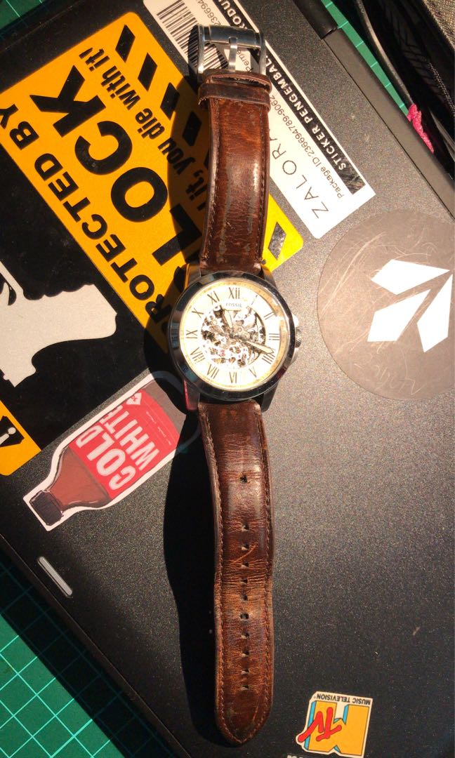 Jam Fossil kinetik, Fesyen Pria, Jam 