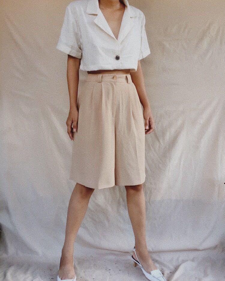 Knee Flowy short (Category: Shorts) located in Lapu Lapu. Submitted by baligirl21 (Listing ID 1033317781, Image 2). Description: W:24-25.
