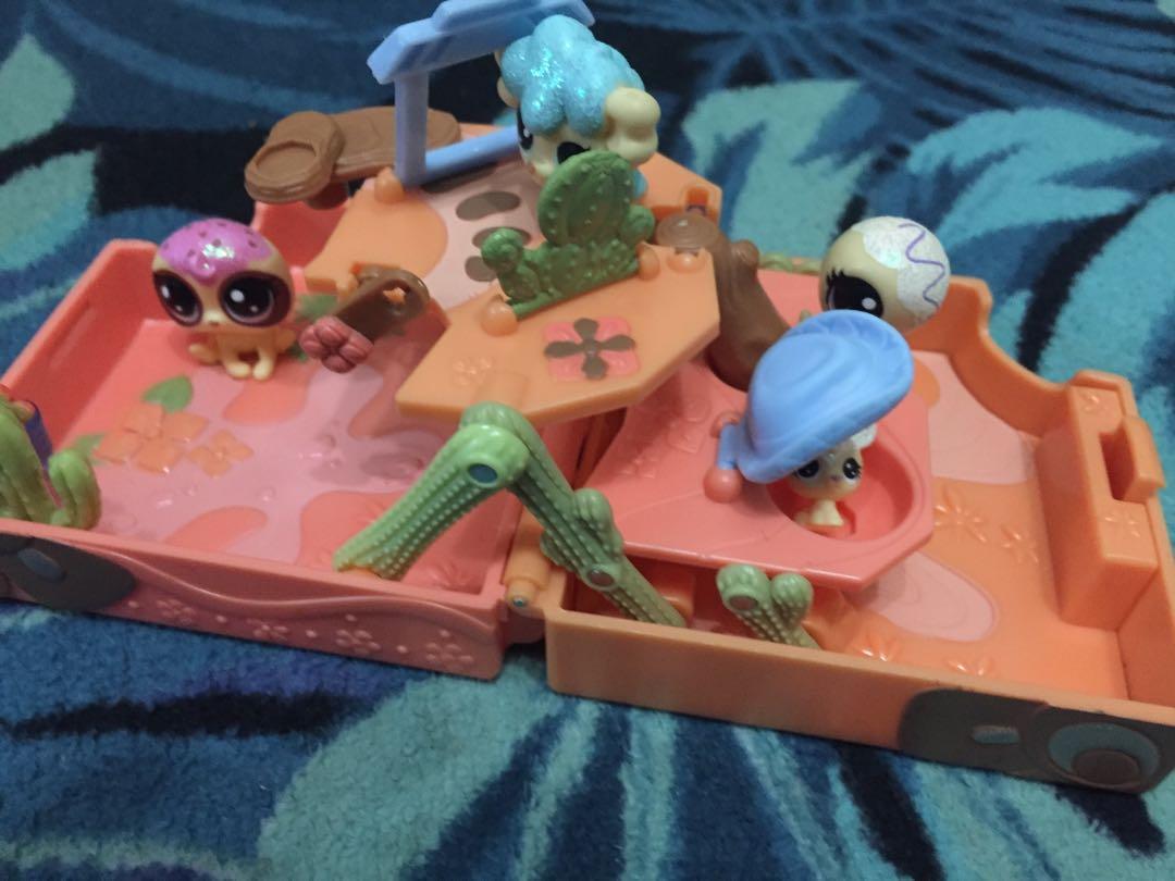 Pet shop polly pocket store