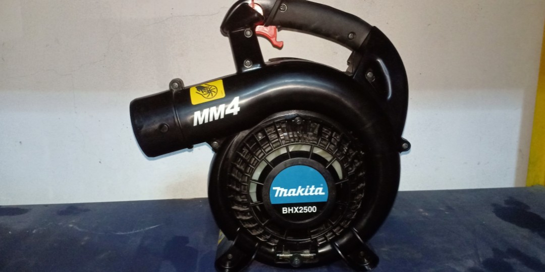 MAKITA Mulcher Blower, Furniture & Home Living, Cleaning & Homecare