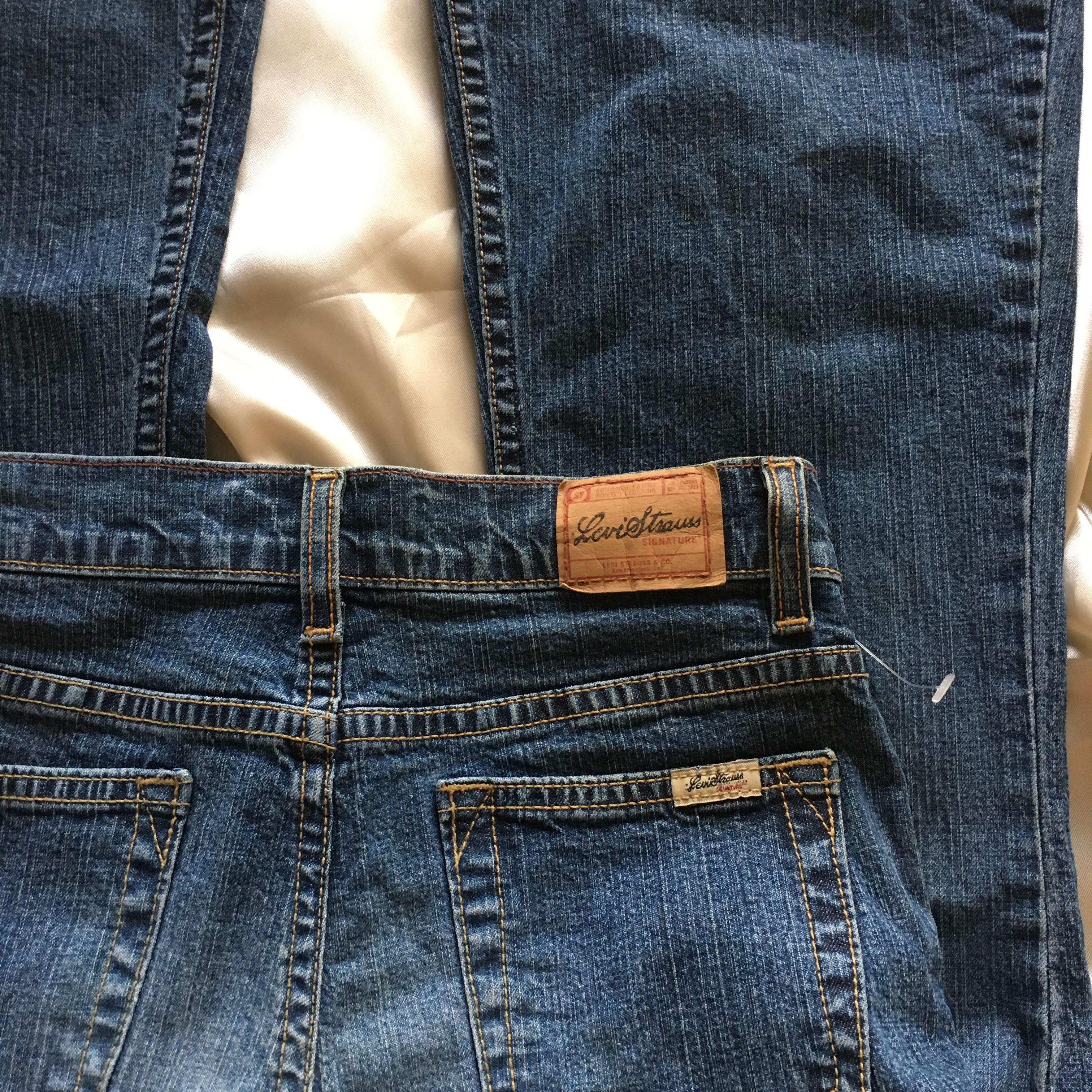 mid rise levi's