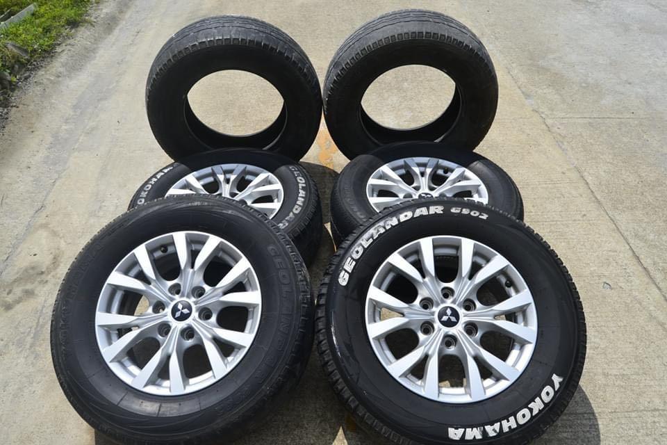 Montero Sports Gen2 mags with free tires., Car Parts & Accessories