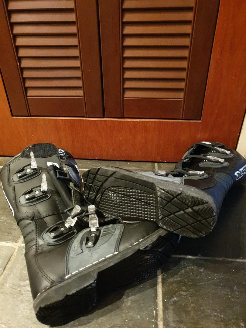 MSR VX-1 boots, Motorcycles, Motorcycle Apparel on Carousell