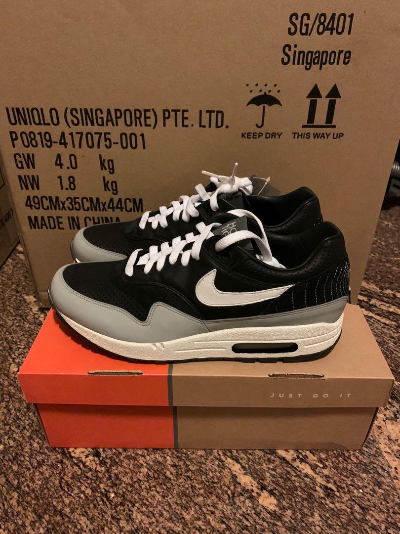 am1 off white