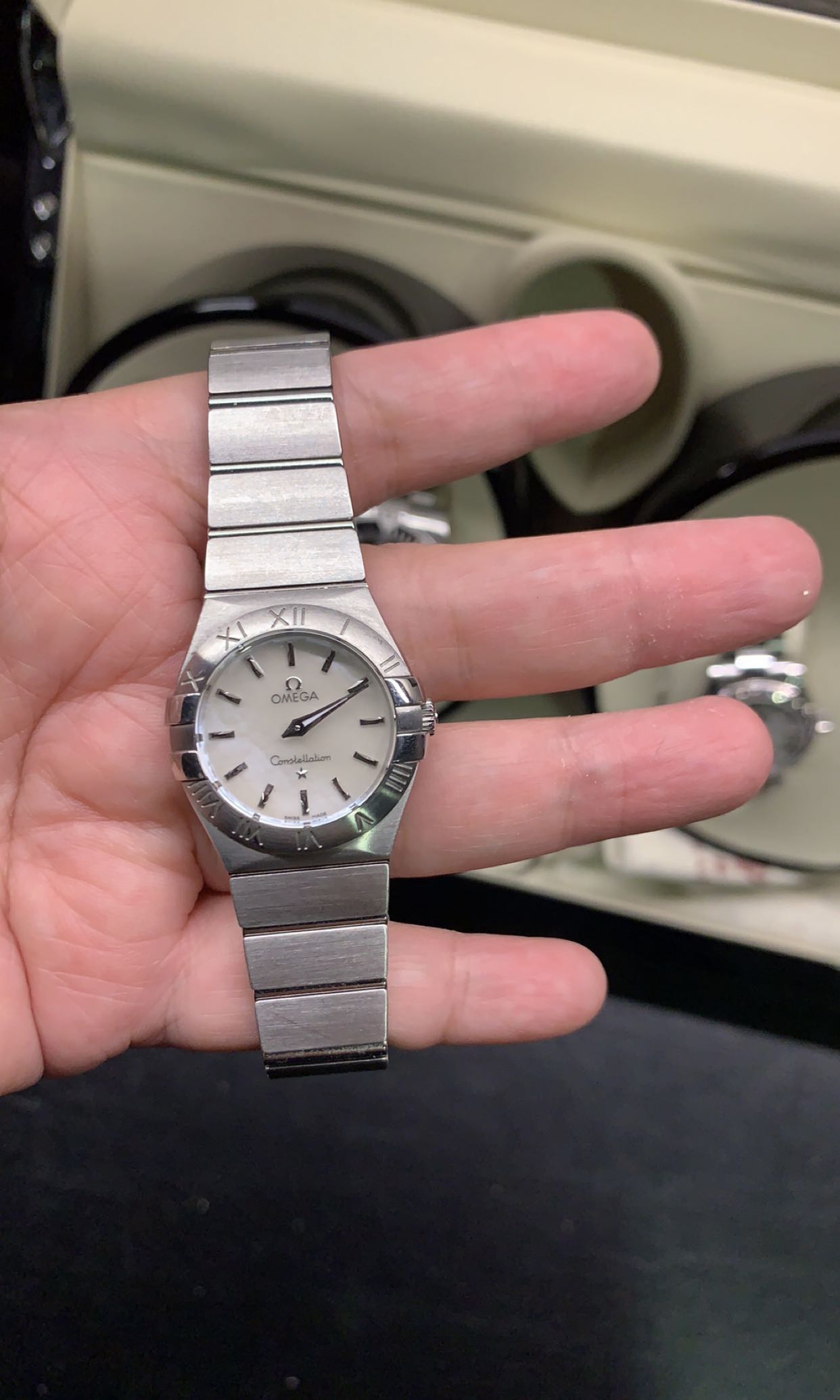 Omega Constellation Quartz Ladies 27mm. Luxury Watches on Carousell