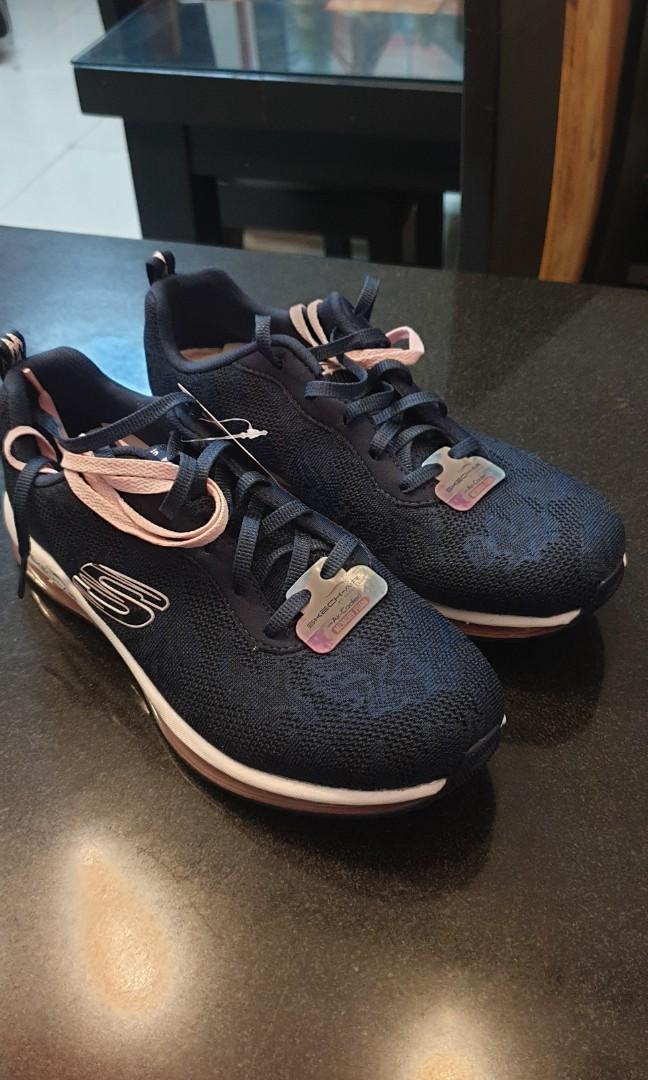 skechers bora invoke