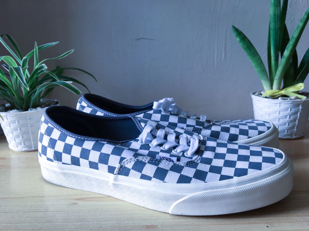 vans gray and white checkered