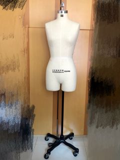 （分類：）位於 。 由 Kalry 提交（商品編號 1033430074，圖片 1）。簡介： 。