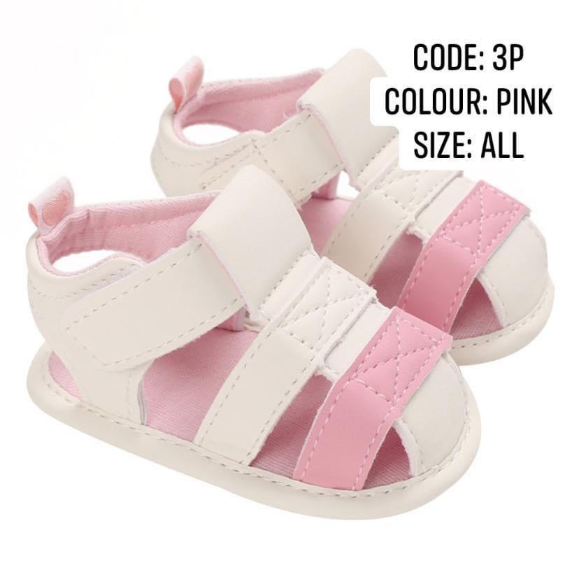 shoes of baby girl