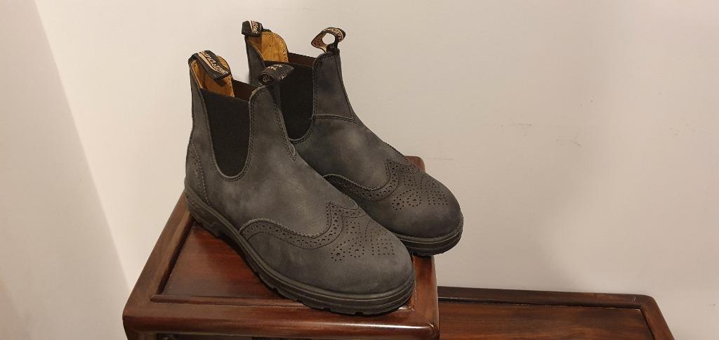blundstone brogue chelsea boots