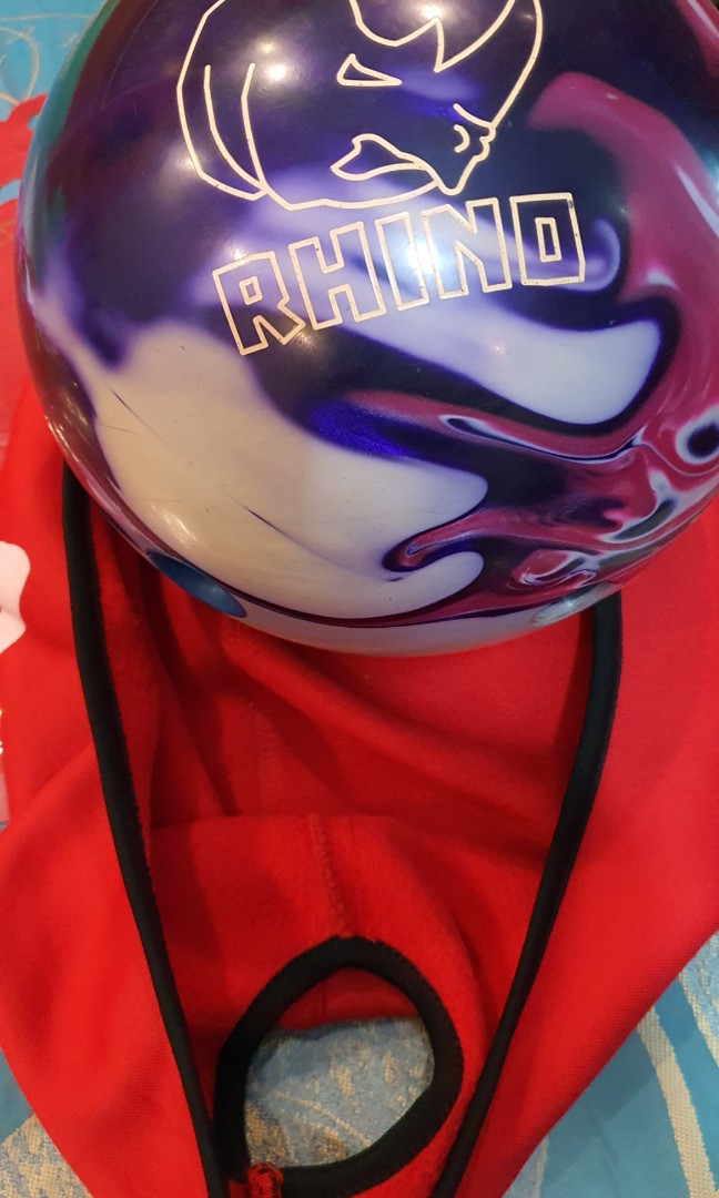 Bowling Ball 12 pounds, Sports Equipment, Sports & Games, Billiards