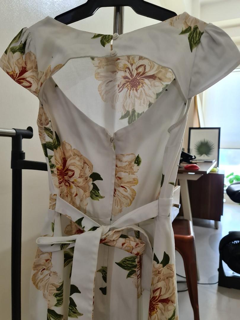 Dorothy Perkins Sunny Dress (Category: Dresses) located in Manila. Submitted by beckyyyyyyyyyyyyyyyy (Listing ID 1033423829, Image 2). Description: .