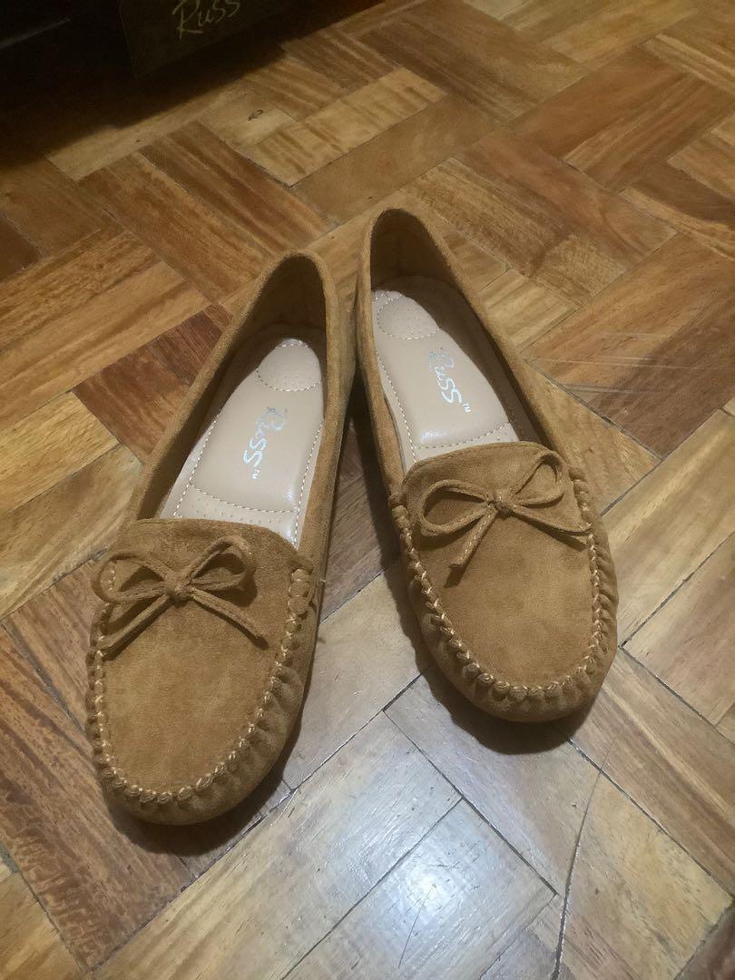 Flat brown shoes (Category: Flats & Sandals) located in San Juan City. Submitted by cefipime (Listing ID 1033482653, Image 3). Description: Size 37..used only 3x...