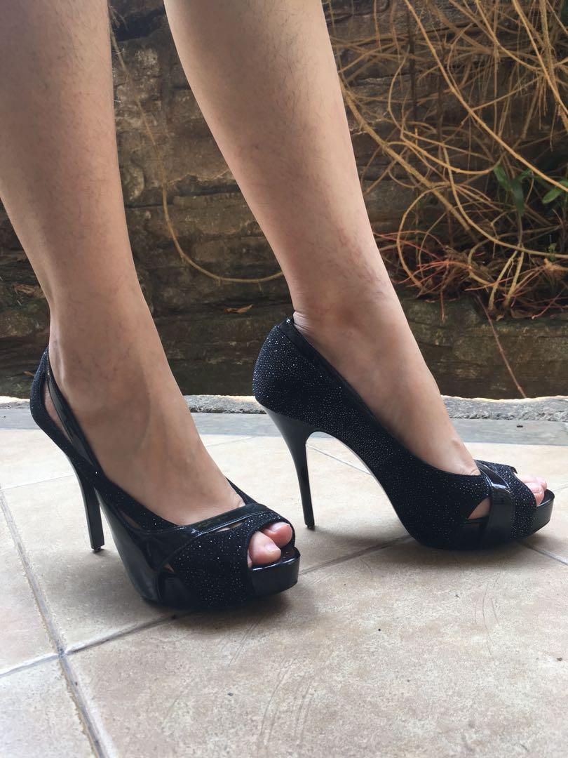 Guess Black Open Toe heels