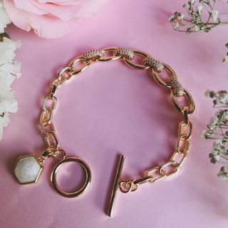 (Category: ) located in . Submitted by aesthetic_twinkle (Listing ID 1033515324, Image 1). Description: .