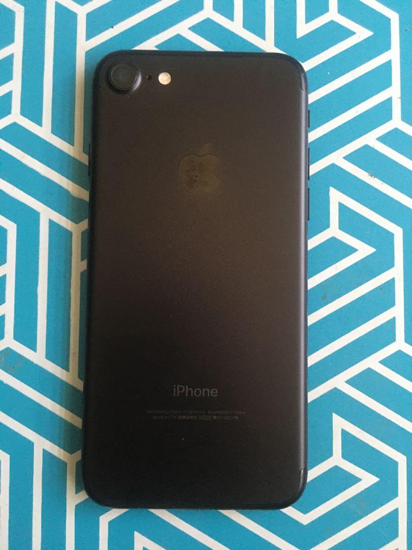Iphone 7 (Category: iPhone 7 Series) located in Tanza. Submitted by shaaaapi (Listing ID 1033549342, Image 2). Description: Iphone 7 matte black 32gb Phone and Box only Factory Unlock Good as New Never been repaired .