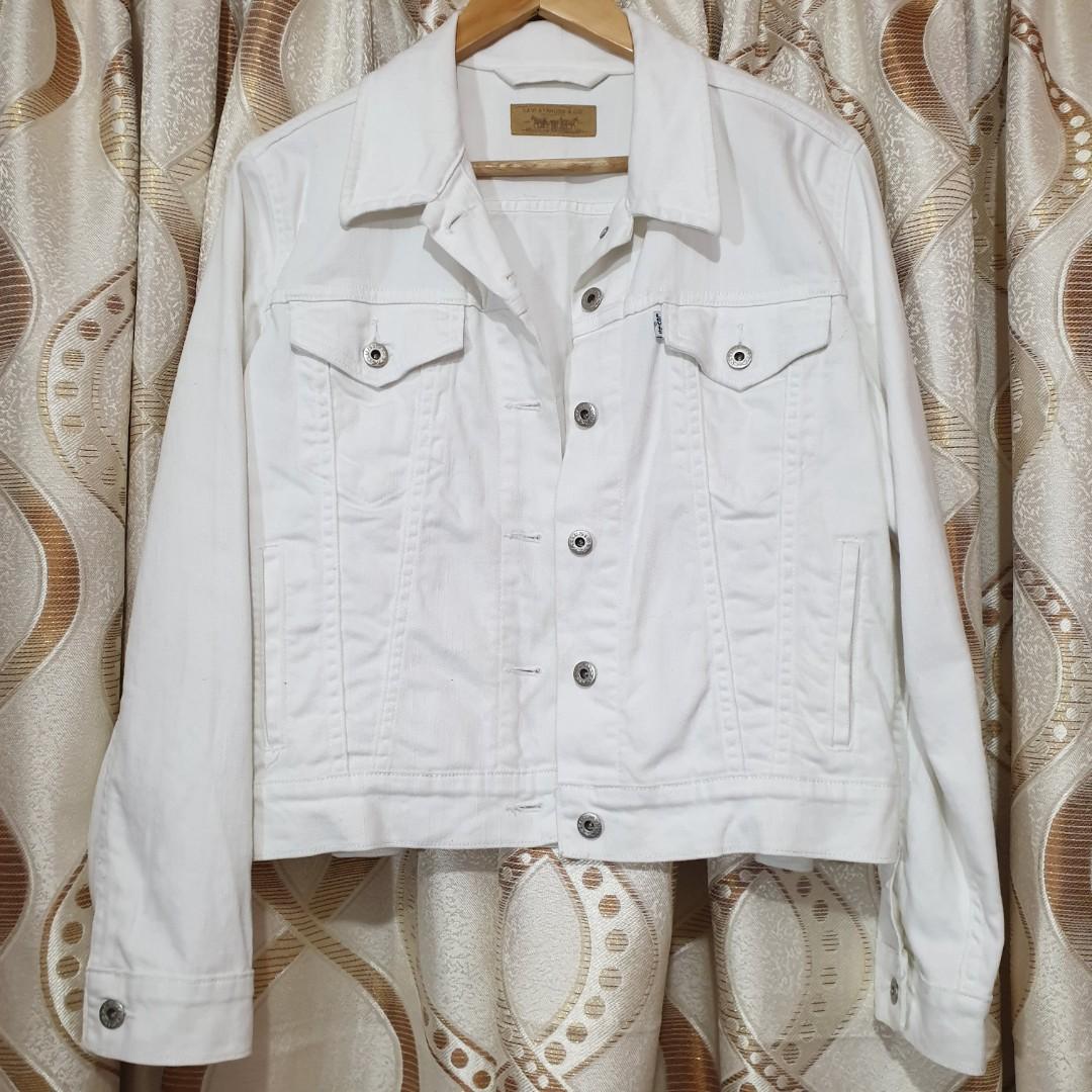 women's levi's white denim jacket