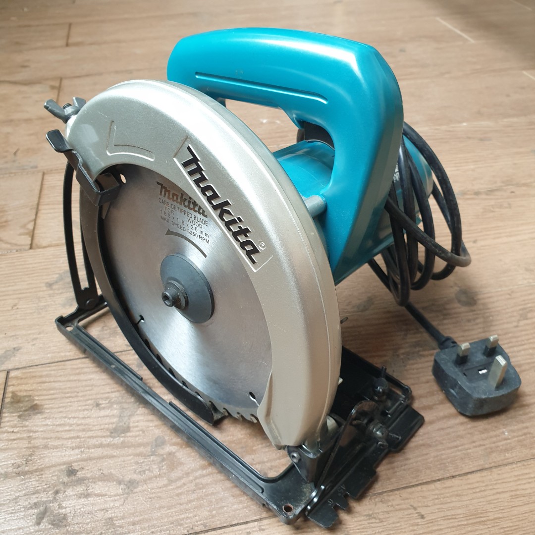 Makita circular saw discount 5806b