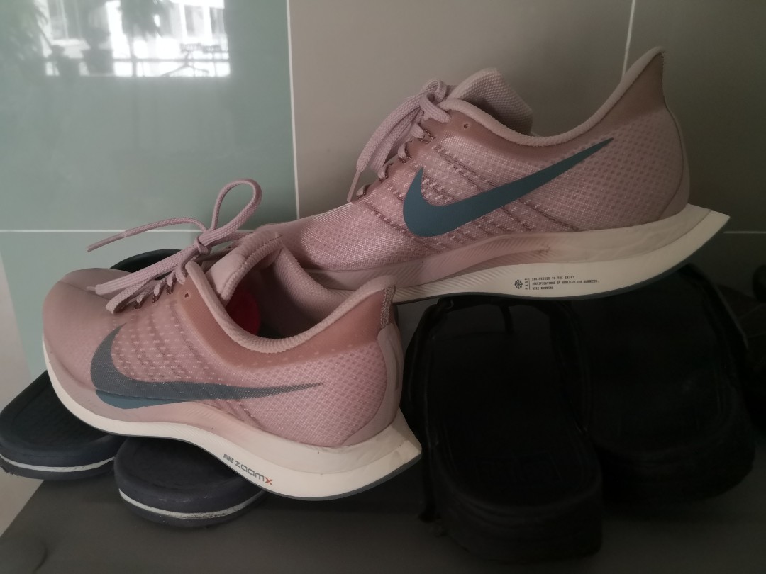 nike ladies sports shoes
