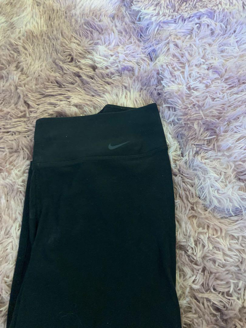 Nike Dri-Fit Leggings (Category: Activewear) located in Mandaluyong City. Submitted by itsjustjane13 (Listing ID 1033492107, Image 2). Description: Nike Size M Until sa knees po siya Original bought in Nike outlet I can send you a ww photo if interested 😊 RFS: not my size, decluttering meetup: starbucks greenfield district, sm light mall delivery: php 80 pesos MM only Same day deliv: lalamove, grab, angkas Sf, shouldered by buyer..