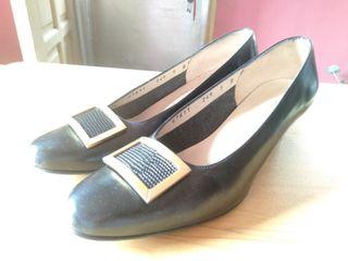 Salvatore Ferragamo black 4cm heel