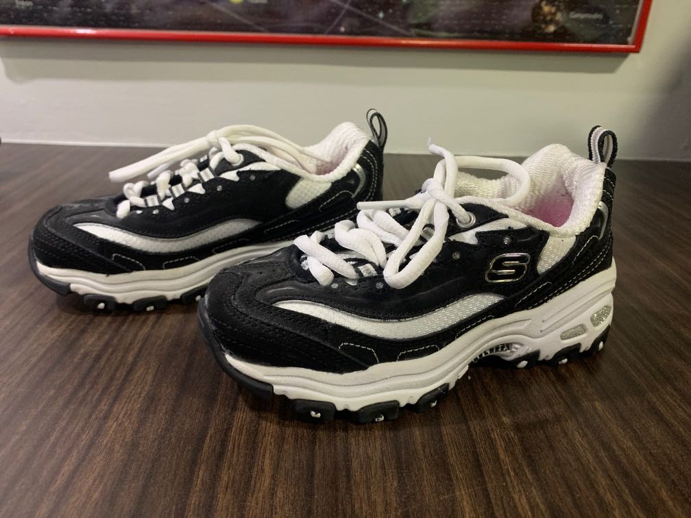 skechers sneakers with memory foam