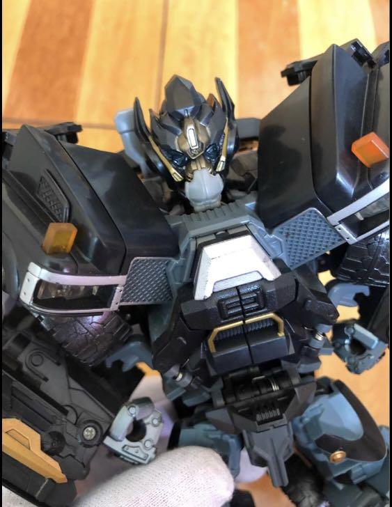 Transformers Dark of the Moon Leader Class Ironhide, Hobbies & Toys