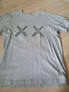 Uniqlo Kaws Tee