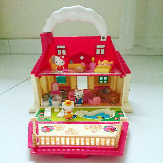 Hello kitty deals house toy