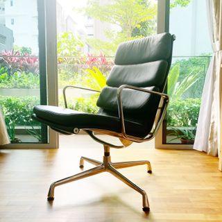 Vitra Eames Softpad EA216 Lounge Chair