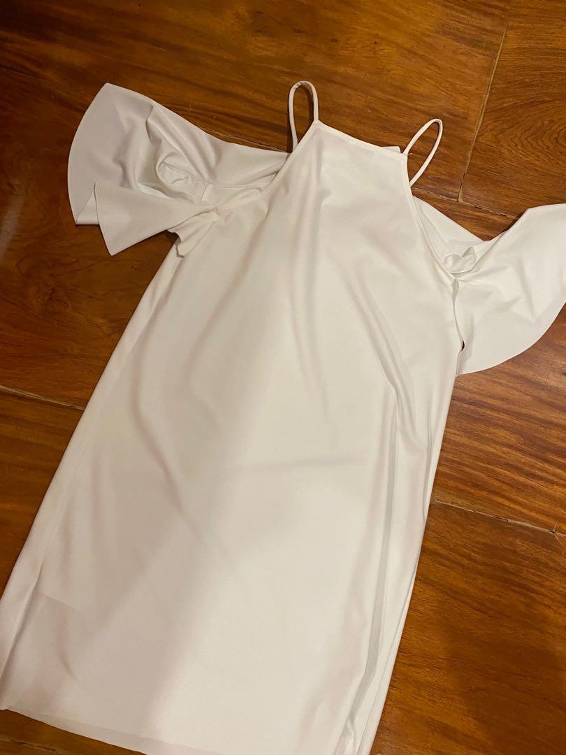 Zara white off shoulder dress (Category: Dresses) located in Quezon City. Submitted by itemswithloveph (Listing ID 1033566213, Image 3). Description: Shipping ‼️J&T, zoom, gogoxpress ‼️ grab/ lalamove/ mr speedy/ angkas shipping fee: may vary based on location and package size 💥Good condition 💥RFS: decluttering 💥MOP: GCASH or BDO .
