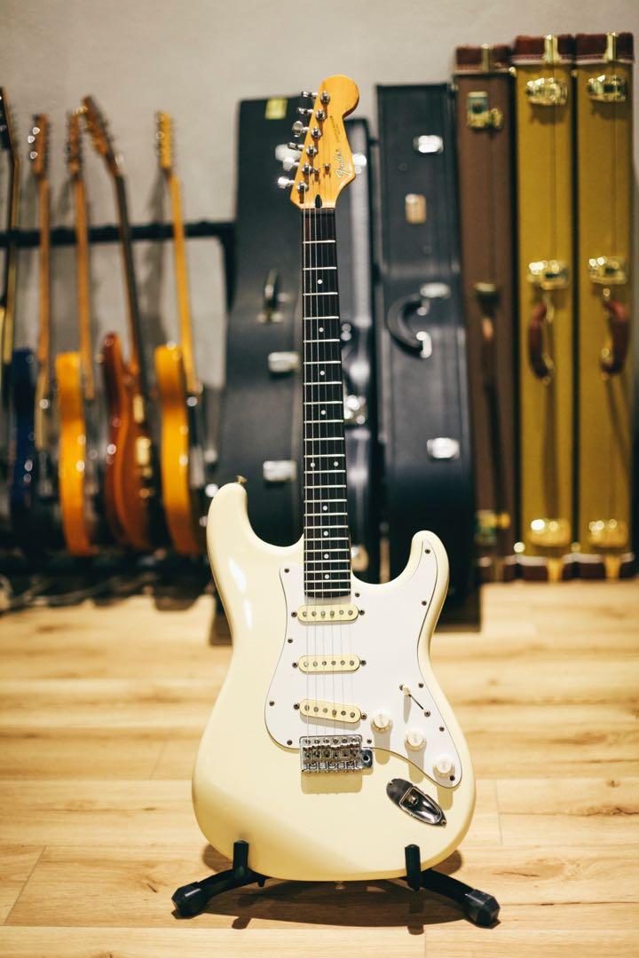 Fender Mustang 1984年-1987年 Eシリアル - ギター