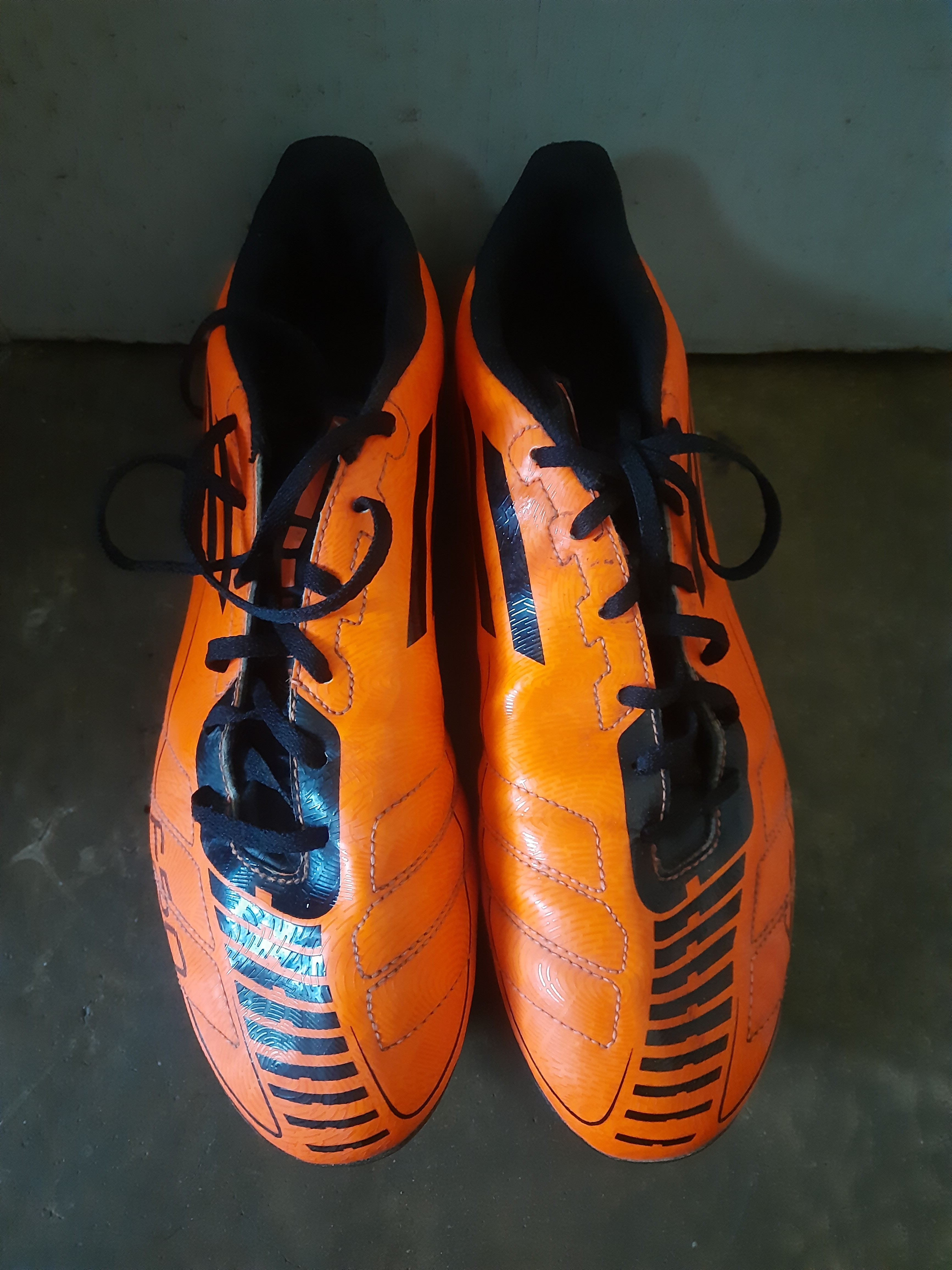 Adidas F5 ADIZERO Men s Fashion Activewear on Carousell