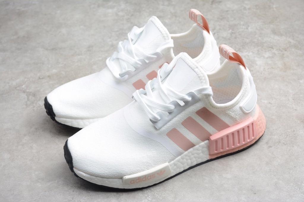 Adidas NMD R1 FV2475 shoes for women 