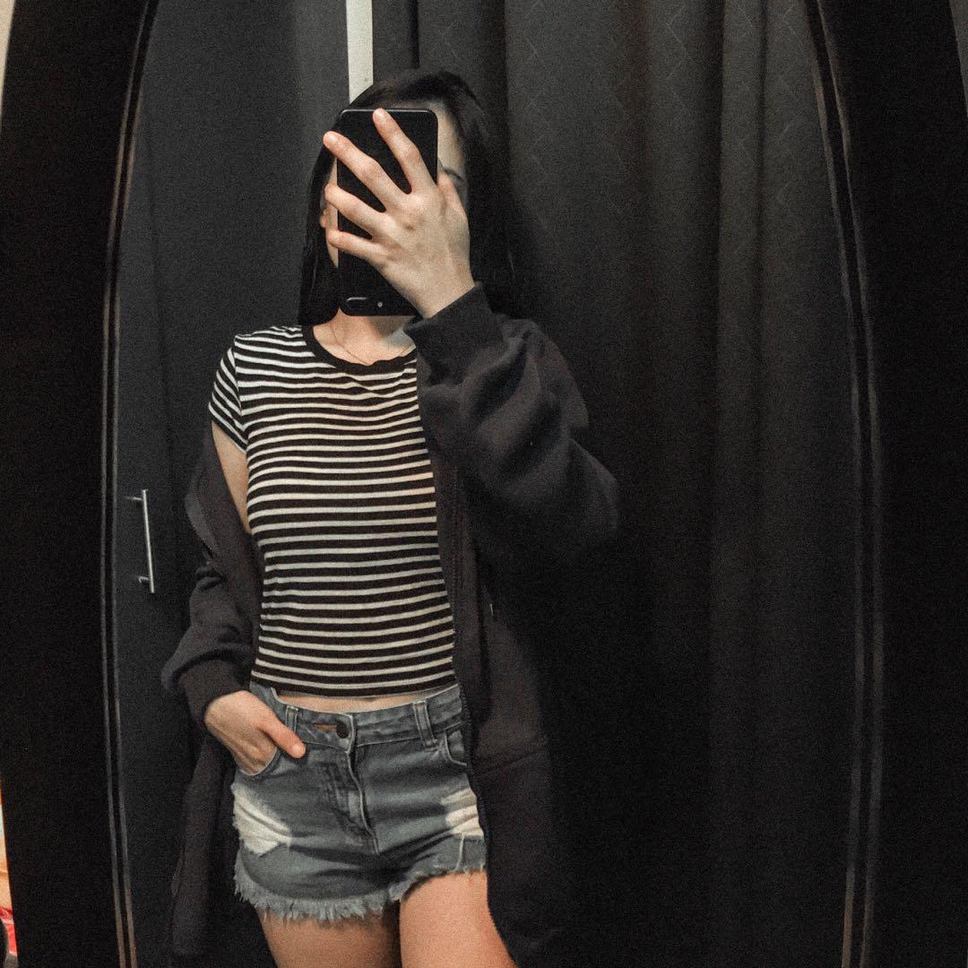 BNWOT Navy Blue Oversized Hoodie (Category: Coats, Jackets and Outerwear) located in Orani. Submitted by gudstvff (Listing ID 1033741526, Image 1). Description: BNWOT Navy Blue Oversized Hoodie Fits Small - XL.