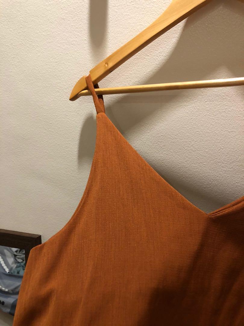 Brown Linen Cami top (Category: Blouses) located in Quezon City. Submitted by projectdeclutter_mnl (Listing ID 1033699809, Image 2). Description: No flaws ✨ Used twice only **SF not yet included .