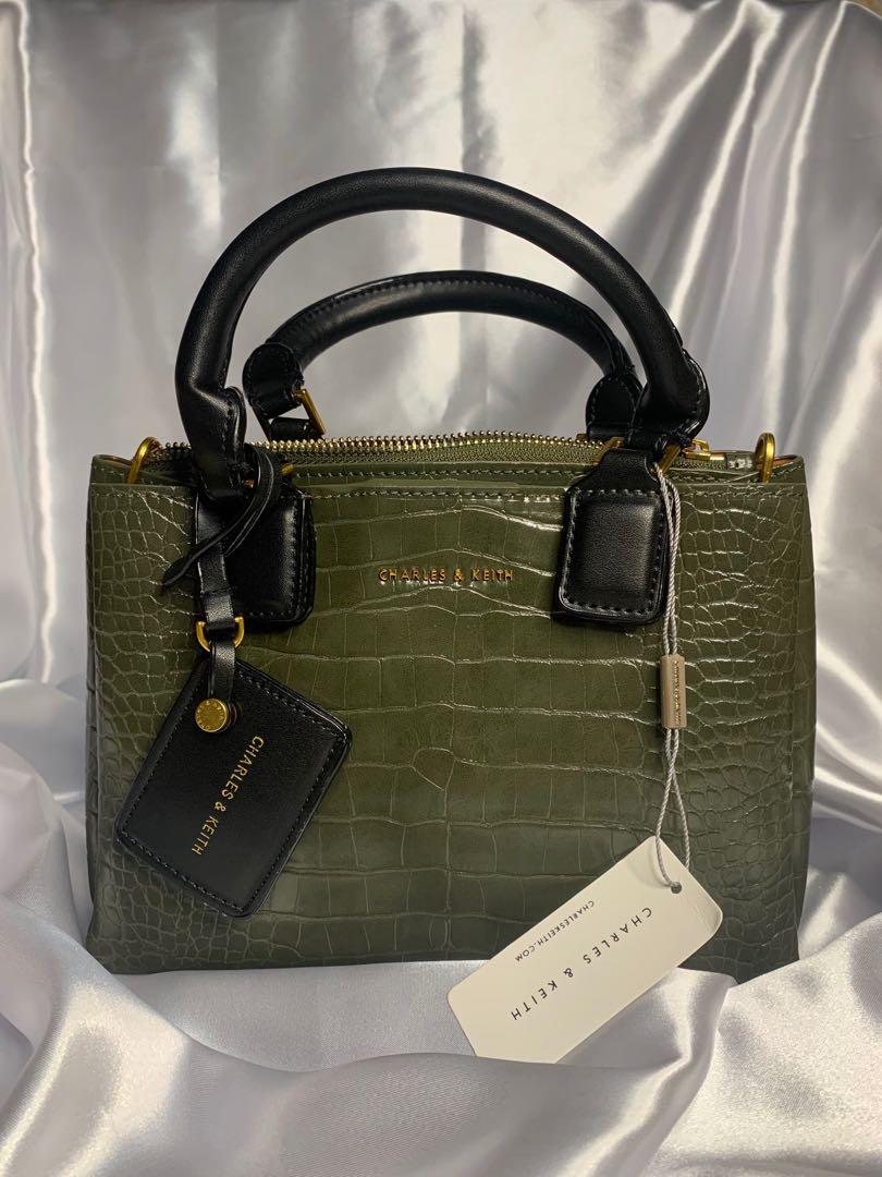 charles and keith mall pull out