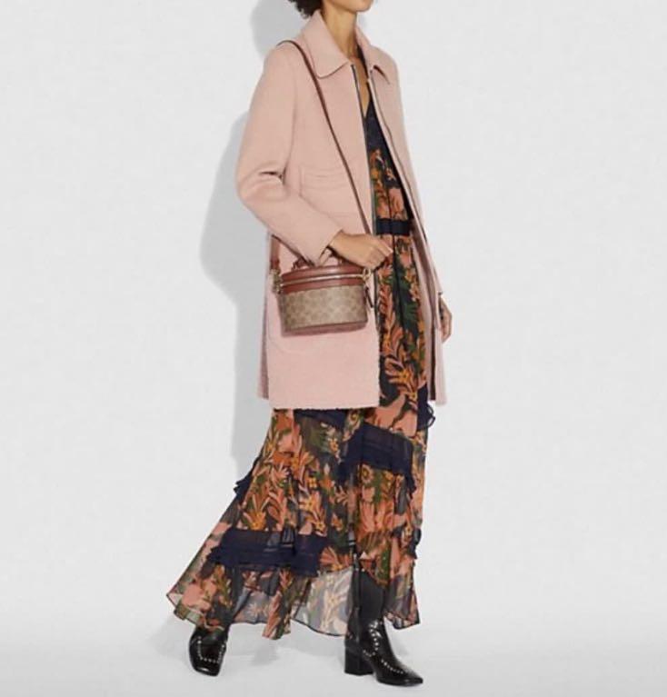 Coach trail bag in signature canvas sales