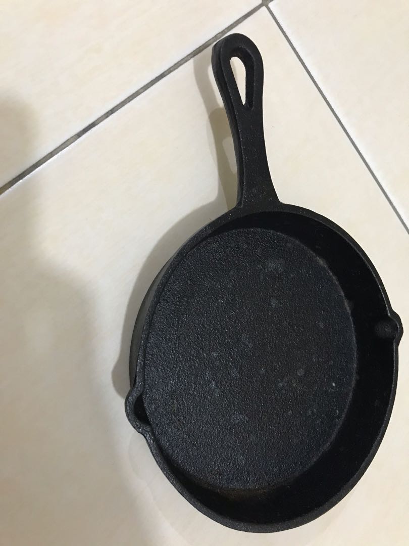 Daiso egg frying pan, Furniture & Home Living, Kitchenware & Tableware