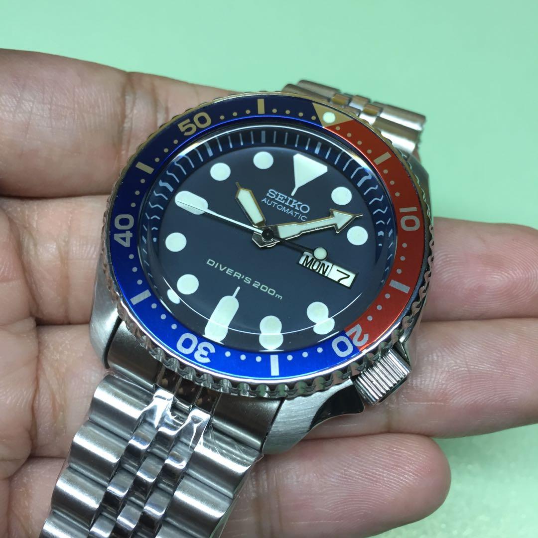For Sale: SKX009 Seiko Diver Automatic 200m 7S26-0020 Pepsi, Men's Fashion,  Watches & Accessories, Watches on Carousell