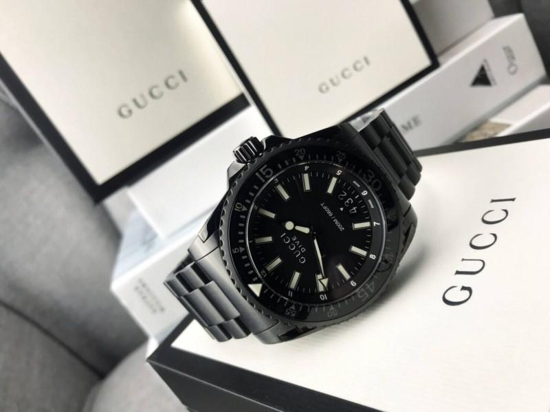 GUCCI DIVE BLUE DIAL YA136203 BLACK DIAL YA136205 STAINLESS