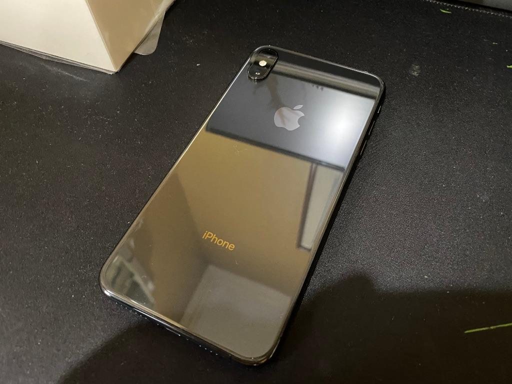 Chiêm ngưỡng vẻ đẹp hoàn hảo của iPhone XS Max trong từng đường nét thiết kế. Tận hưởng trải nghiệm sử dụng tuyệt vời với màn hình Super Retina và camera hai ống kính sắc nét, chụp ảnh đẹp như chuyên nghiệp. Xem ngay hình ảnh liên quan để chứng kiến sự hoàn hảo của chiếc điện thoại này.