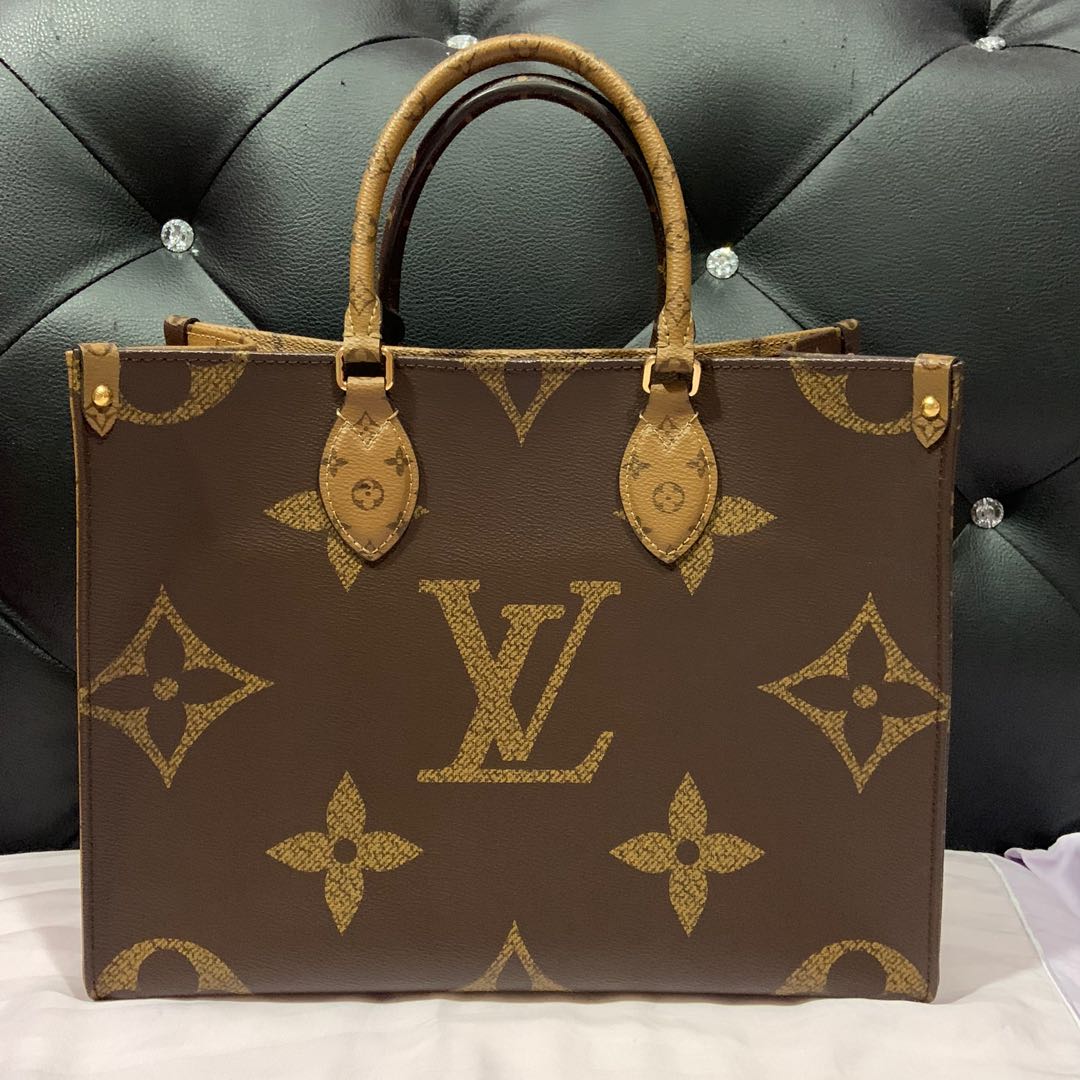 Louis Vuitton - Authenticated Onthego Handbag - Leather Black Plain for Women, Very Good Condition