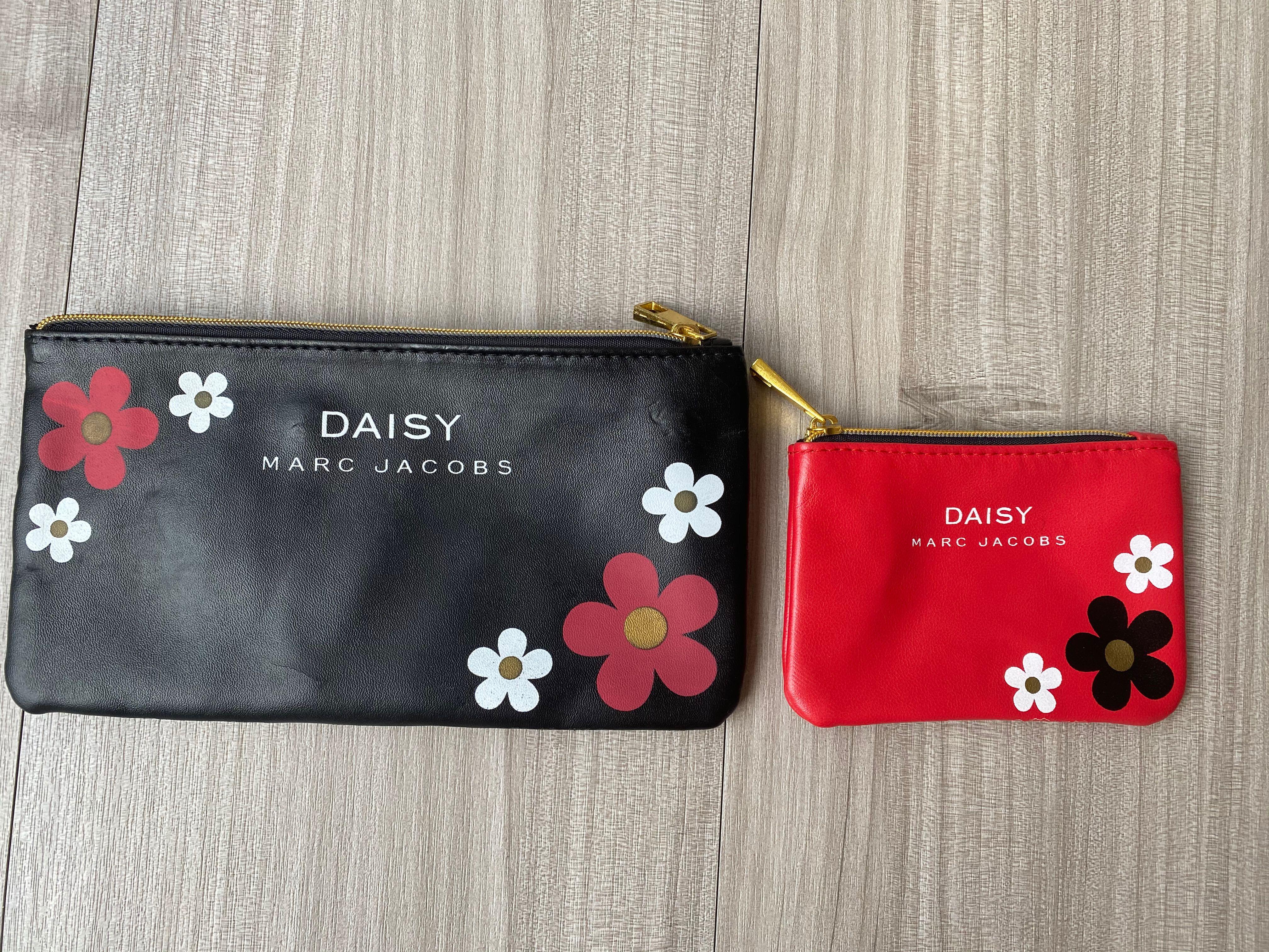 Marc jacobs 2025 daisy makeup bag